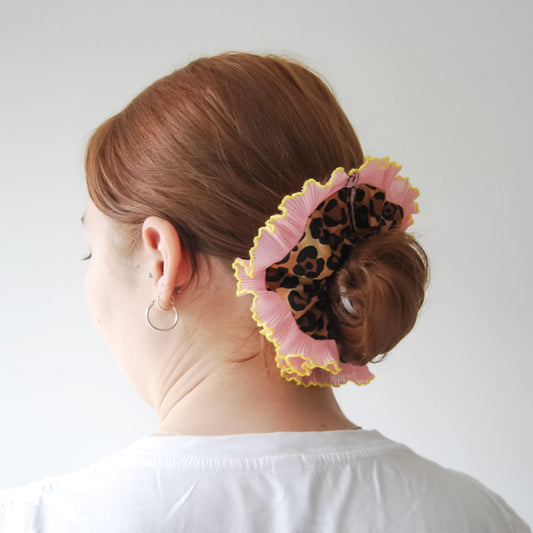 PEACH FUZZ SCRUNCHIE