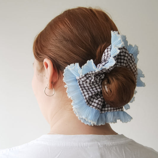 MILKY WAY SCRUNCHIE